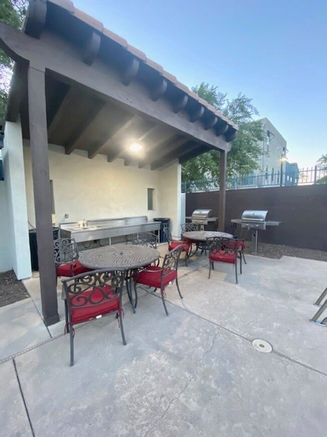 Building Photo - Downtown Phoenix