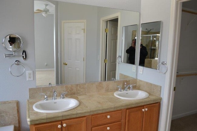 Building Photo - 111 Brassie Ct