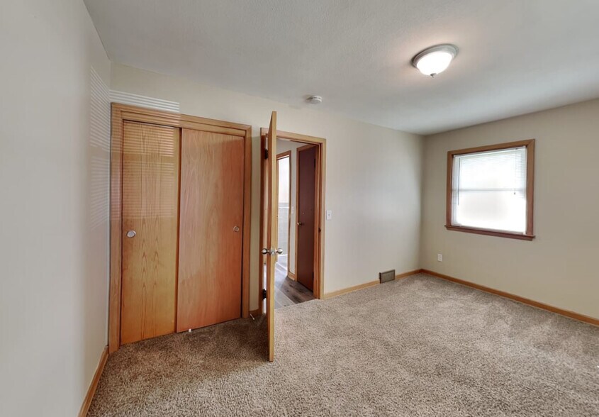 Building Photo - 452 N Alexander St