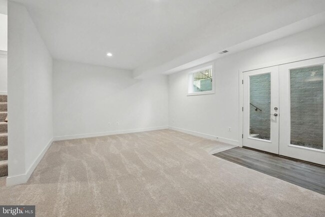 Building Photo - 5604 Clermont Dr