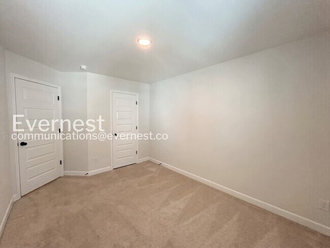 Building Photo - Modern Living Awaits in Antioch with Garage/ 3 beds & 2.5 baths / Available now!
