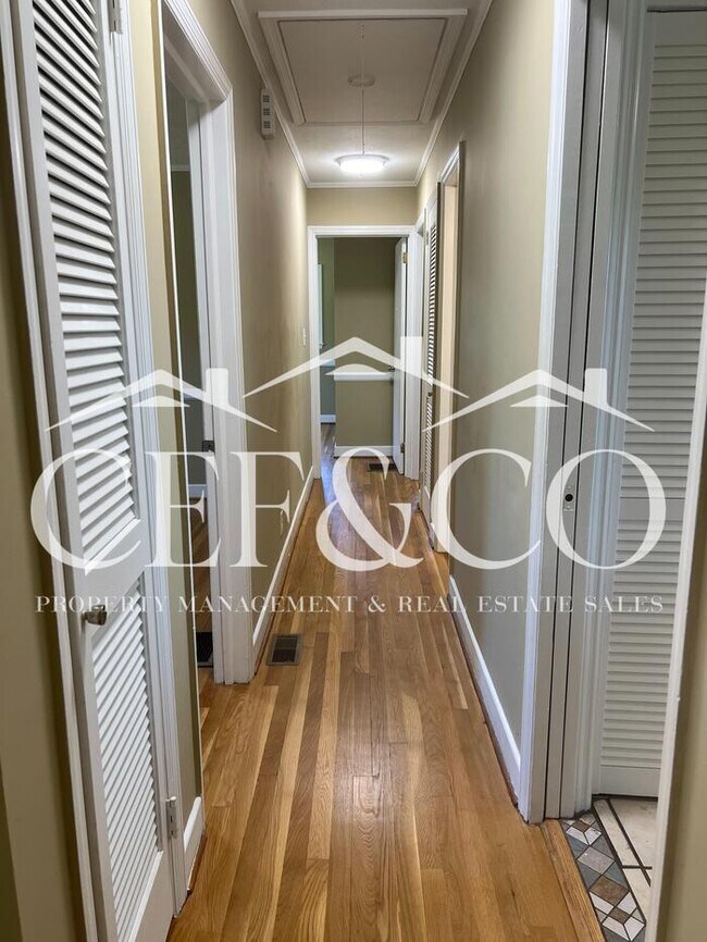 Building Photo - 108 Overhill Dr