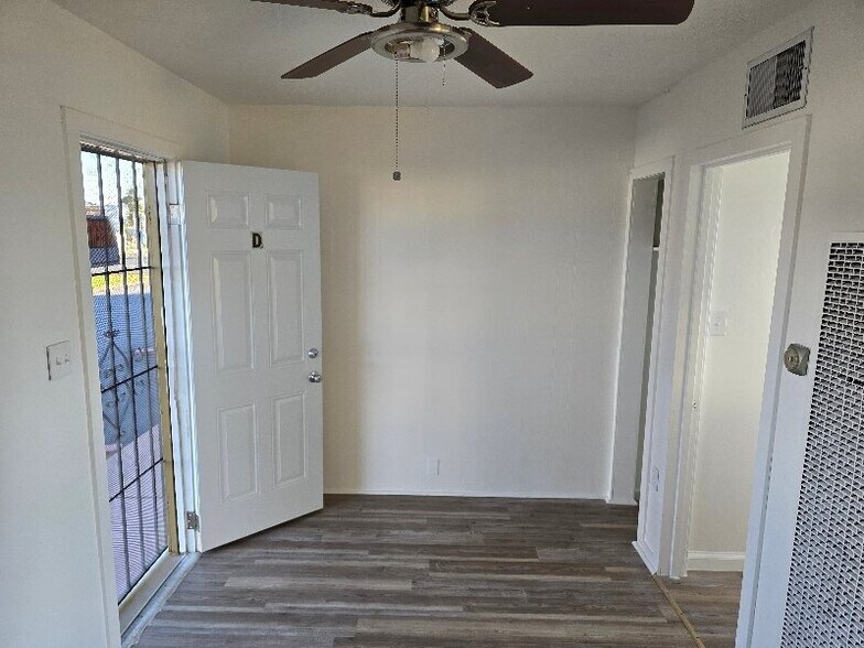 Building Photo - 2065 Atwater Blvd