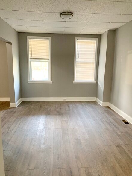 Building Photo - 3063 Mayfield Ave