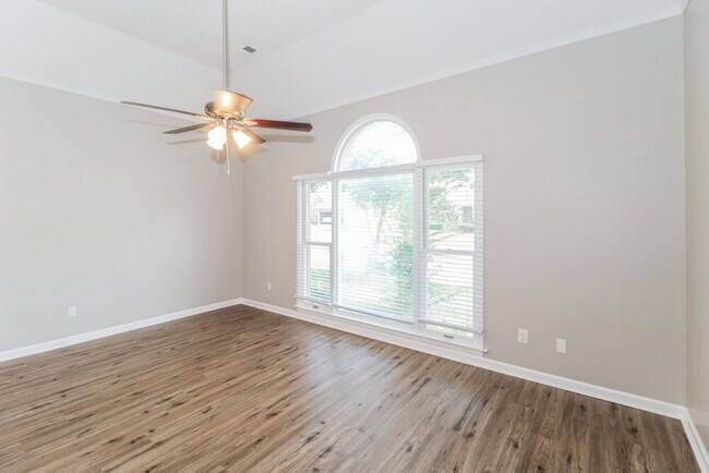 Building Photo - 2443 Minda Path