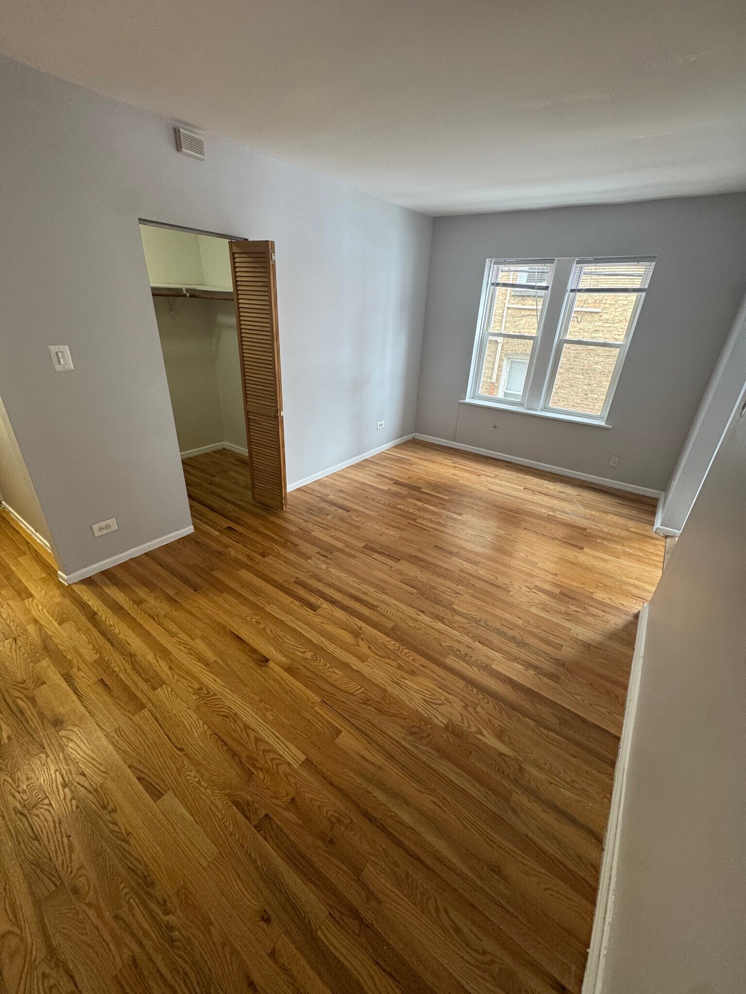 Building Photo - 4642 N Malden St