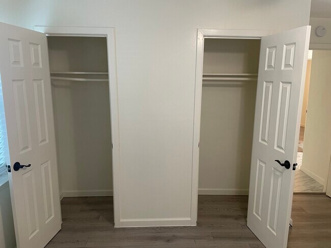 Building Photo - 6705 Covington Dr