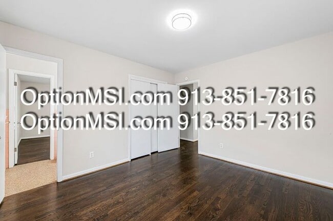 Building Photo - 1/2 month free if moved in by 1/25/26!! Move-in ready!!