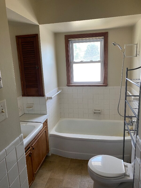 Building Photo - 331 Bellevue St