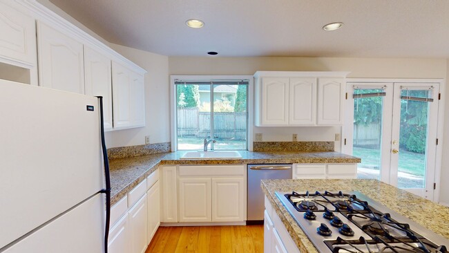Building Photo - Prime Mountain Park Location! Minutes to D...