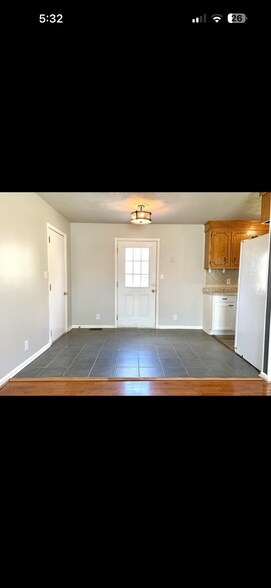 Building Photo - 219 Jim Thorpe Dr