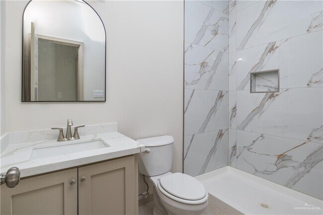 Building Photo - 22 Galveston Ave