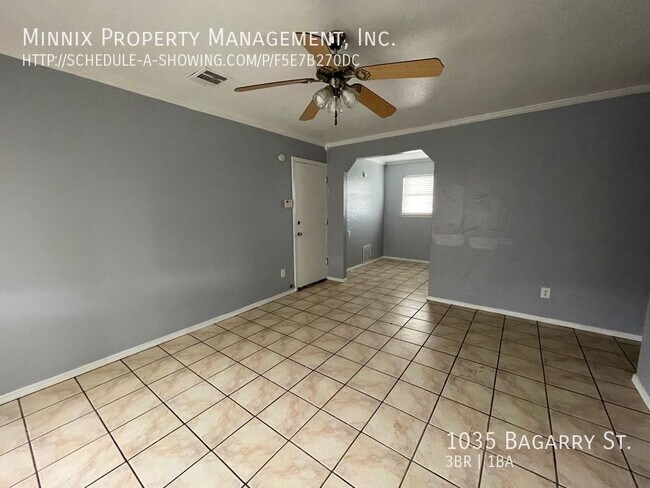 Building Photo - 1035 Bagarry
