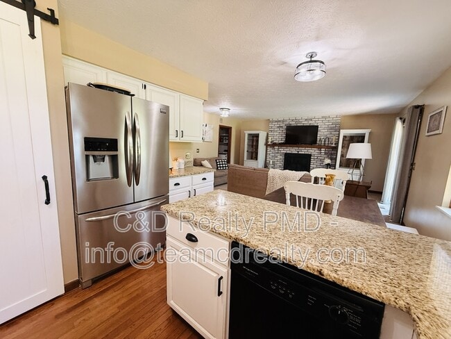 Building Photo - 8462 Glenbrook Dr