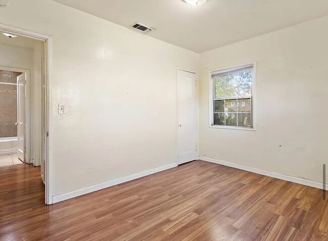 Building Photo - APPLY NOW