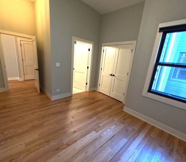 Building Photo - 3473 S Archer Ave