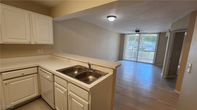 Building Photo - 4105 Residence Drive
