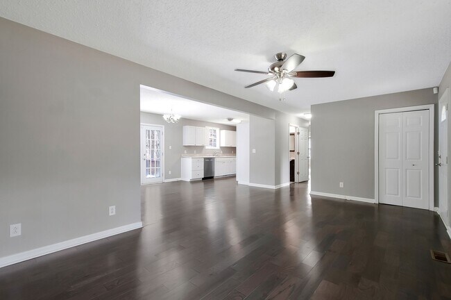 Building Photo - 1422 Wesley Rd