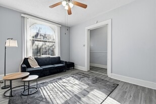 Building Photo - 2711 Allen Ave