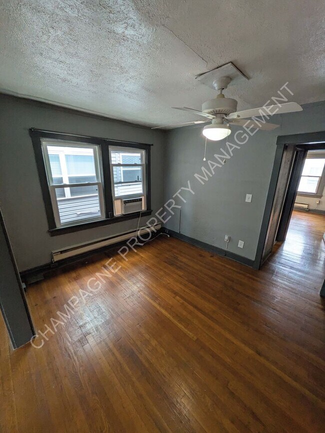 Building Photo - 1123-1125 W 40th St.
