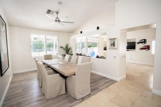 Building Photo - 40600 Vía Fonda