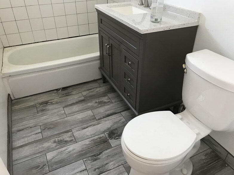 Bathroom - 951 McCarthy Ct