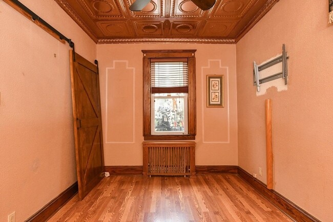 Building Photo - 610 Columbia Ave