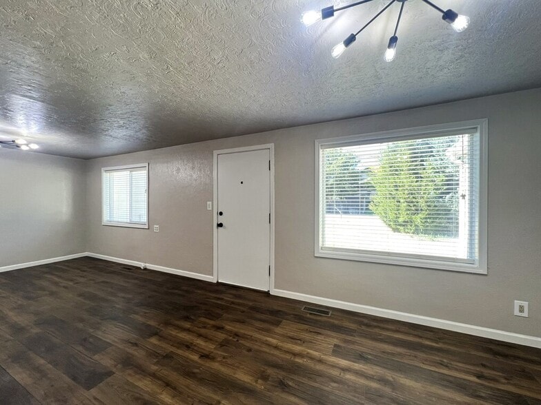 Building Photo - 8725 W Cory Ln