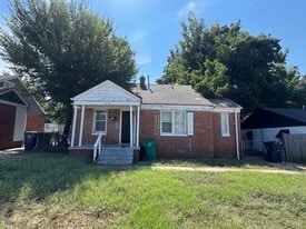 Building Photo - 2108 NE 18th St