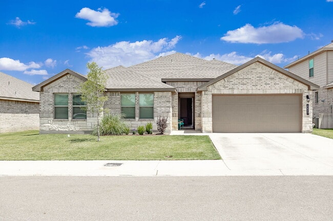 Building Photo - Gorgeous 4/2 in Cooper ISD