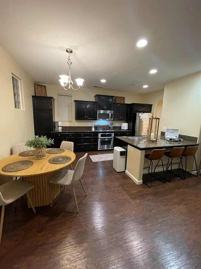 Building Photo - 1523 N Strada Way