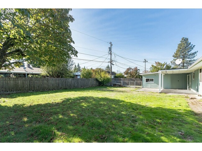 Building Photo - 1950s Ranch Style Home with Tons of Vintag...