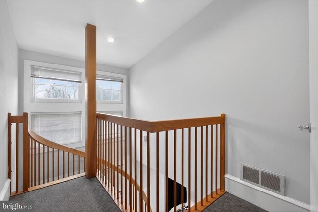 Building Photo - 18 GROVE St