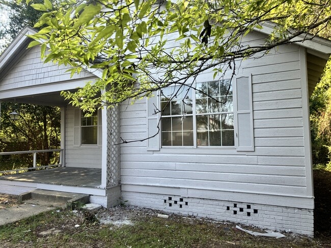 Building Photo - 513 Hoke St