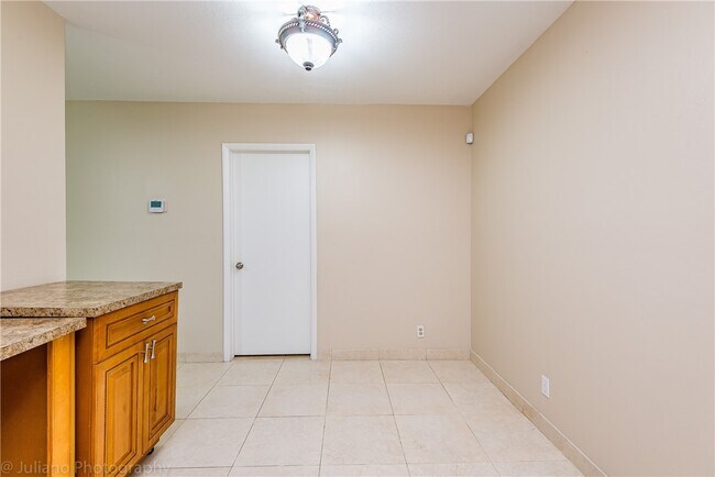 Building Photo - 5051 N Hwy A1A