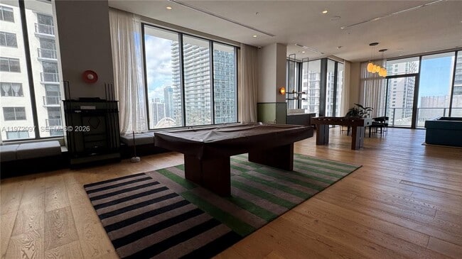 Building Photo - 11 NE 6th St