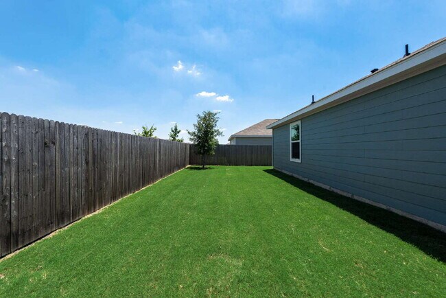 Building Photo - Charming 3-Bedroom Home with 2 Full Baths in Justin, TX – Cozy Living at Shale Creek
