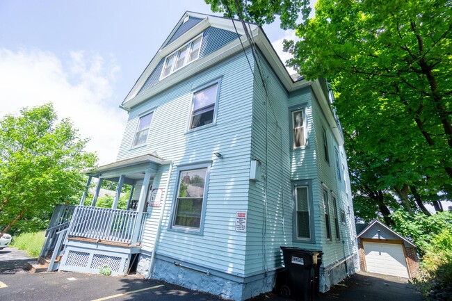 Building Photo - 113 Comstock Pl
