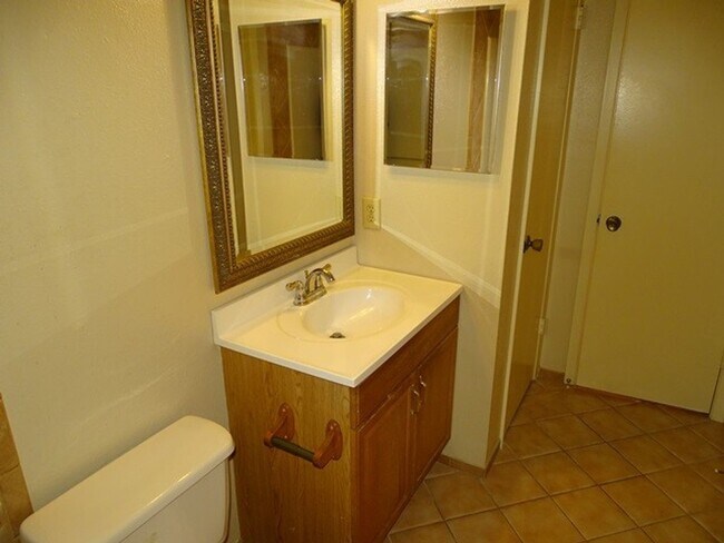 Building Photo - 6859 Flaming Ridge Dr