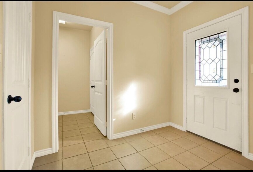 Building Photo - 4813 Pinnacle Pl
