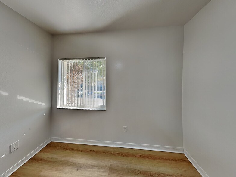 Building Photo - 515 Villa Del Sol Cir