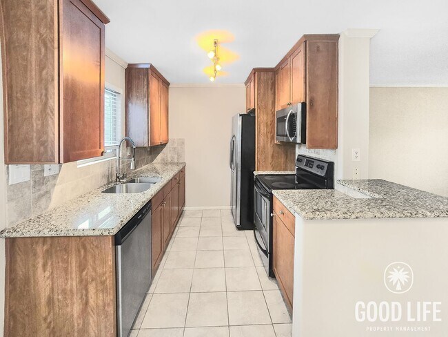 Building Photo - Gorgeous 2B/1.5BA Condo in the Heart of Normal Heights!