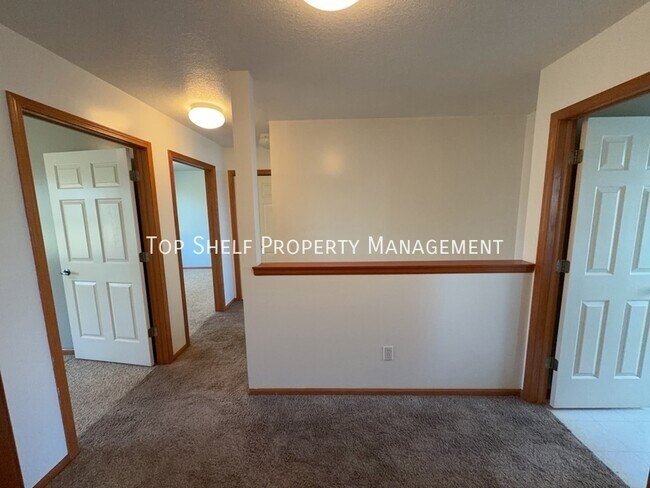 Building Photo - 4542 Meadow Valley Dr