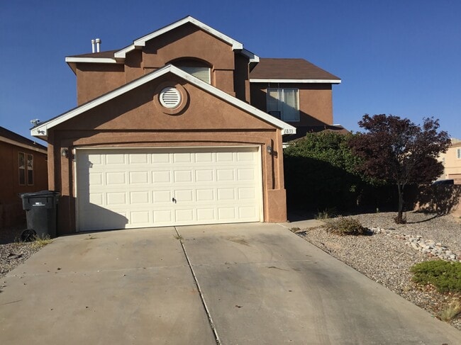 Building Photo - 1833 Chicoma Rd NE