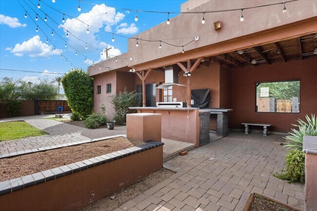 Building Photo - 1629 W Willetta St