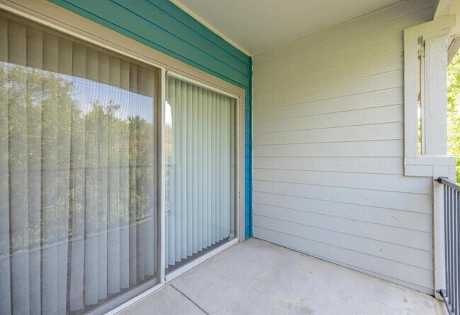 Building Photo - 10505 S I-35 Frontage Rd