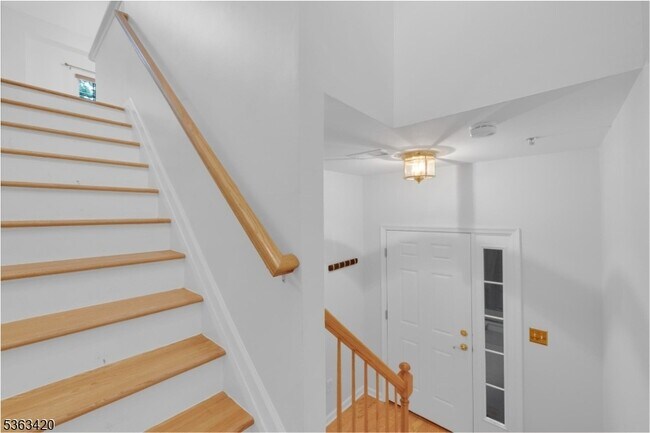 Building Photo - 59 Taft Ln
