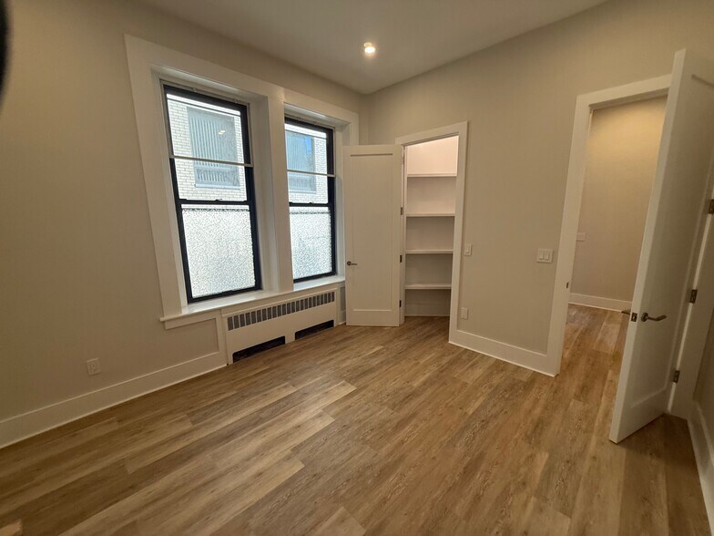 Building Photo - 138 Newbury St