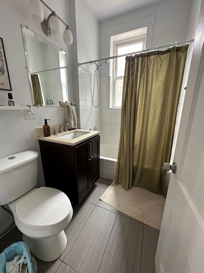 Building Photo - 2647 W Crystal St