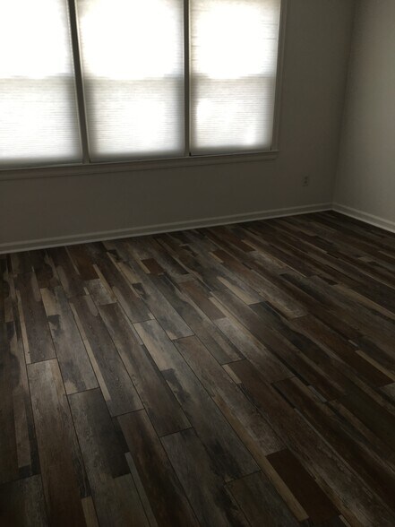 New flooring throughout - 506 W Stadium Blvd